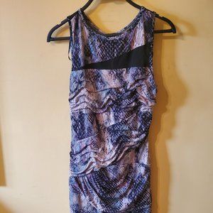 Snake print fitting knee lenth dress.